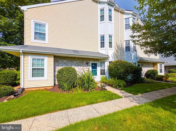 9015 Hopkins Ct, Southampton, PA 18966