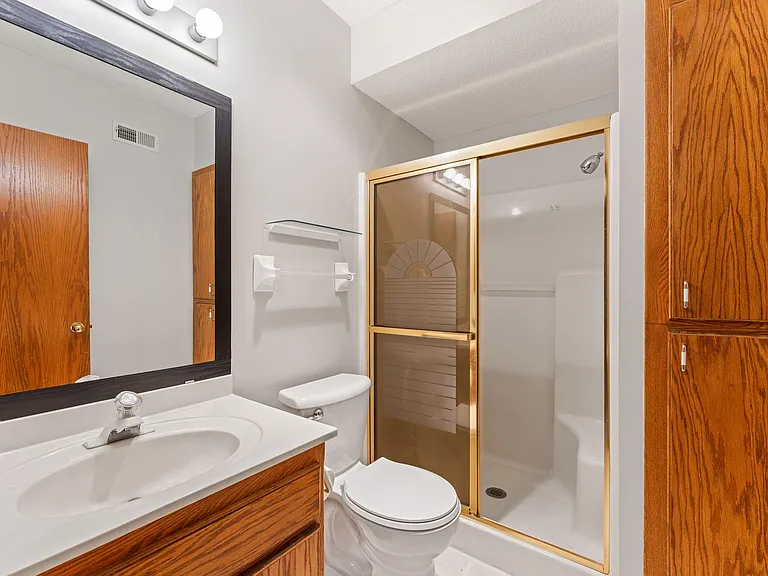 15465 Sussex Dr — Photo 20
