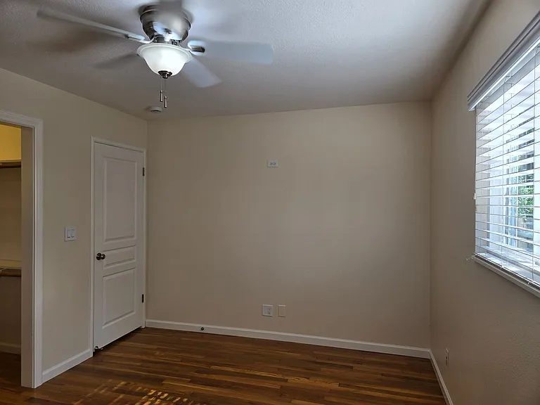 1619 Merritt St — Photo 9