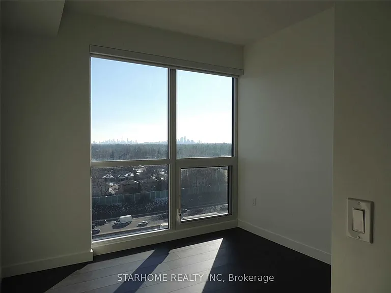 95 McMahon Dr #1606 — Photo 4