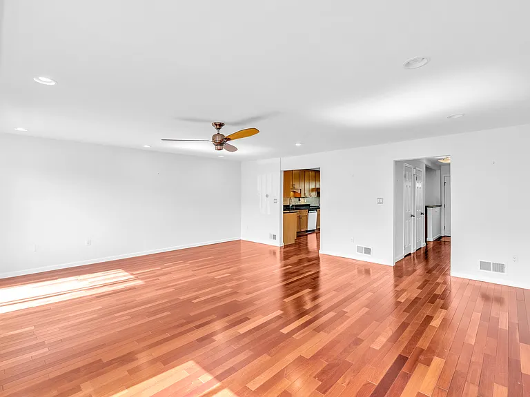 38 Park St #4D — Photo 4