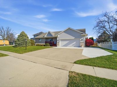 4614 Donald Dr, Cedar Falls, IA, 50613