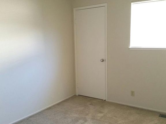 2nd image of 1134 Delna Manor Ln APT 1