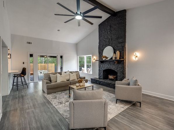 11915 Los Cerros St