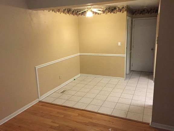 5th image of 18W078 Williamsburg Ln