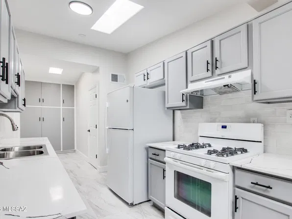 2754 N Tyndall Ave, Tucson, AZ 85719