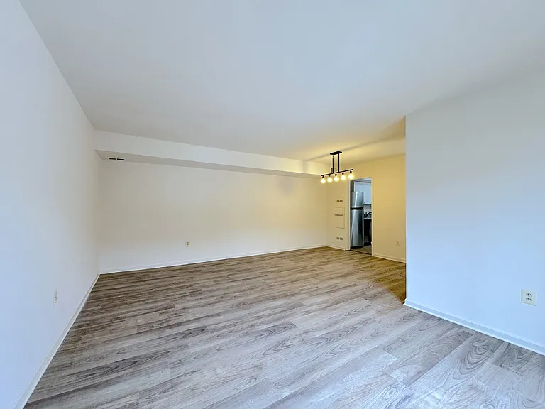 4513 Logsdon Dr — Photo 12