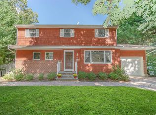 1 Chestnut Ct, Commack, NY 11725