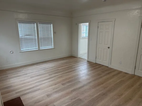 541 W 5th St #106, Long Beach, CA 90802