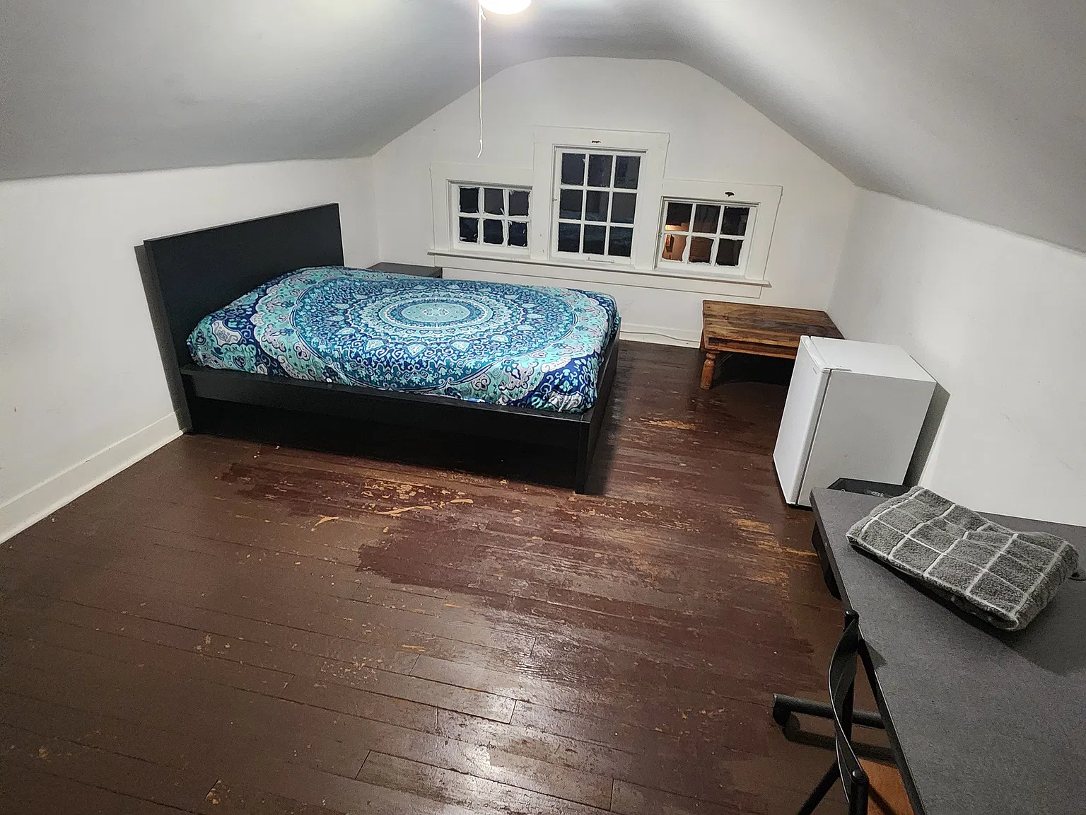8 bed, 3100 sqft, $975 — Photo 3