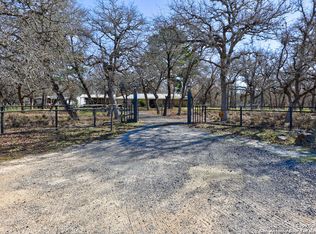 1411 Vivroux Ranch Rd, Seguin, TX 78155