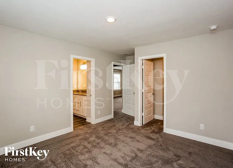 2229 W 171st St — Photo 8