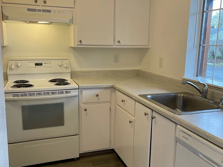 Birchwood Lane Apartments — Photo 2