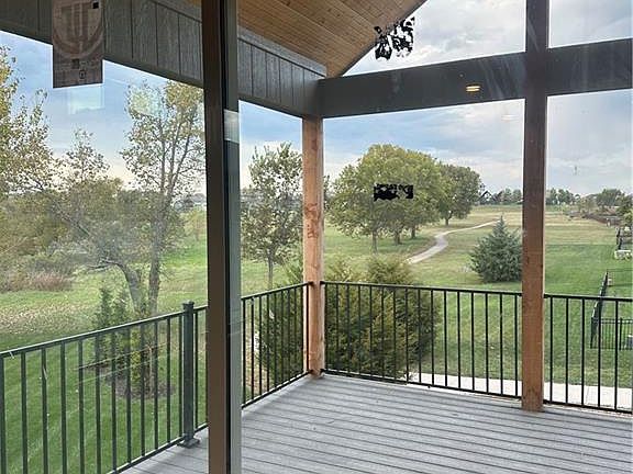 2nd image of 802 Savannah Ct