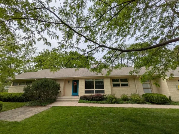 521 College Ter, Dekalb, IL 60115