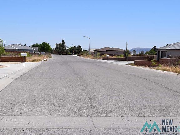 3rd image of Los Luna Dr Lot 3