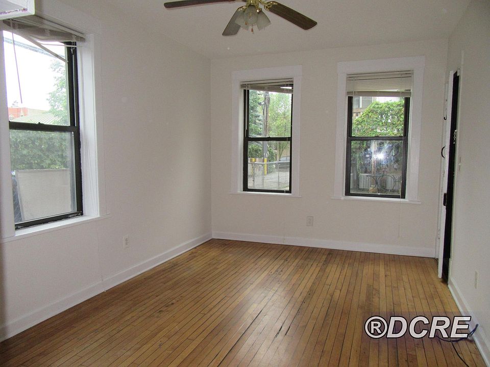 1st image of 2014 W Melrose St #1R
