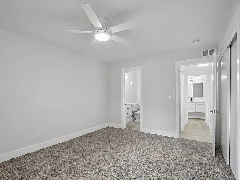 Chateau Apartments - Newly Renovated 1, 2 & 3-Bedrooms at 24th & Hillsboro Village — Photo 32