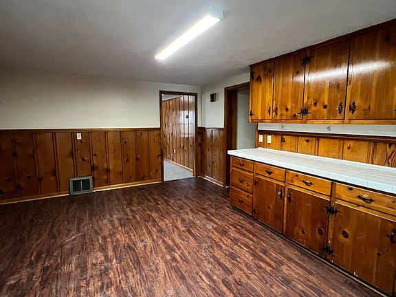 5th image of 1649 Wilson Ave