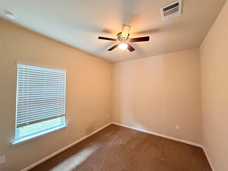 225 Cibolo Creek Dr — Photo 22