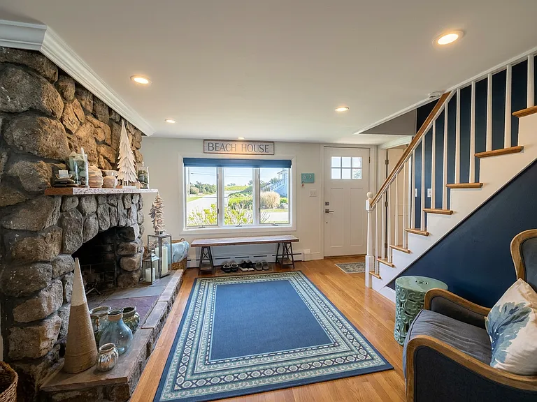 190 Nantasket Rd — Photo 6
