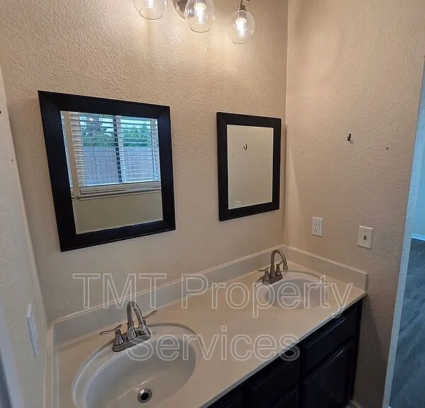 2234 Wall St — Photo 19