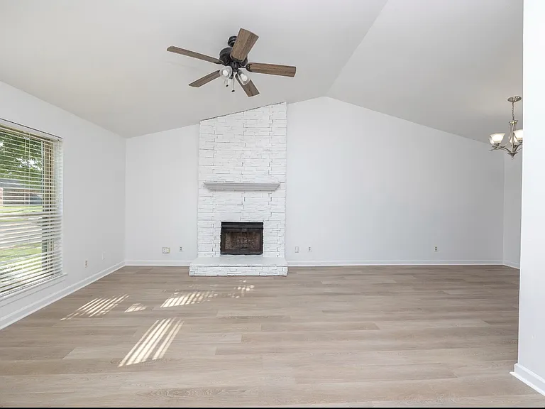 991 Redcedar Way Dr — Photo 2