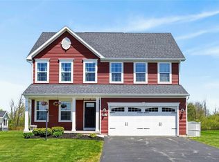 5984 Ivory Dr, Farmington, NY 14425