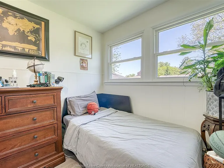 4062 Roseland Dr E — Photo 20