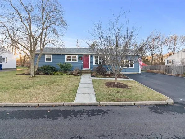 15 Irene St, Warwick, RI 02886
