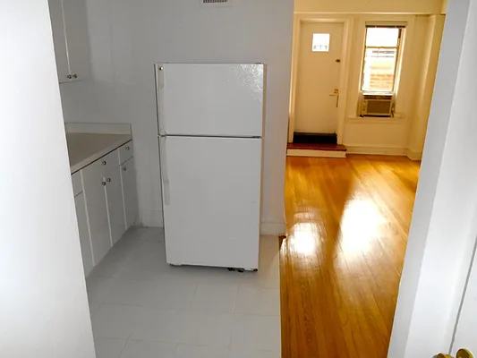 Rented by Carlyle Property Management | media 16