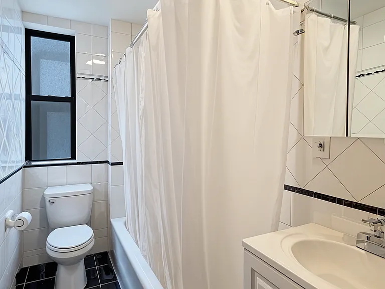 900 W End Ave #15G — Photo 5