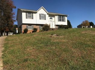 1130 Woodbury Rd, King, NC 27021