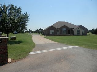 10017 Cedar Valley Cir, Guthrie, OK 73044