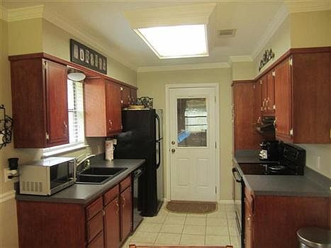 3rd image of 1118 Westmeadow Dr