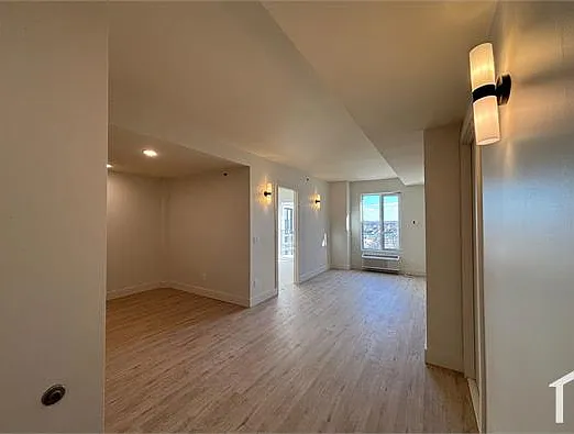 406 Remsen Ave #2D