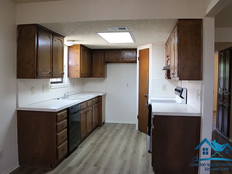 1706 Kansas Ave — Photo 4