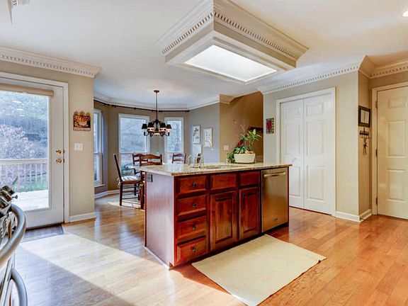 4th image of 8408 Hurstbourne Ct