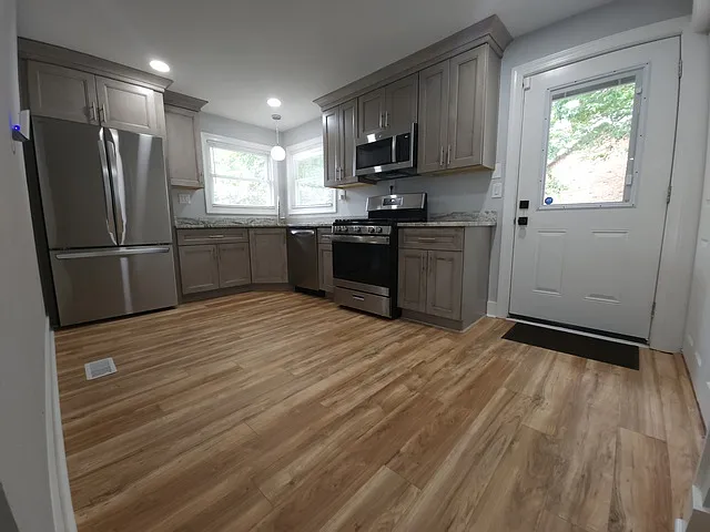 Eat in Kitchen