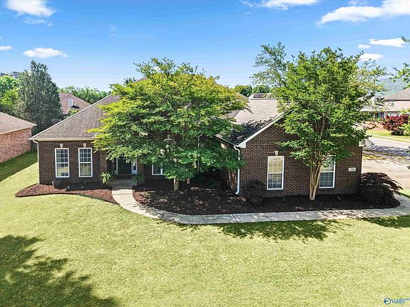 2nd image of 7201 Oldstone Dr SE