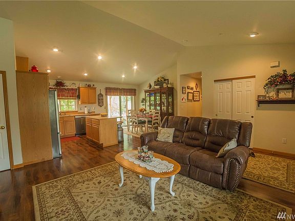 5th image of 2344 Canyon Hills Dr