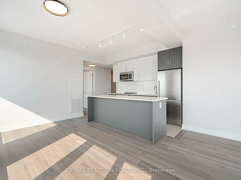 2525 Bathurst St #1203 — Photo 5