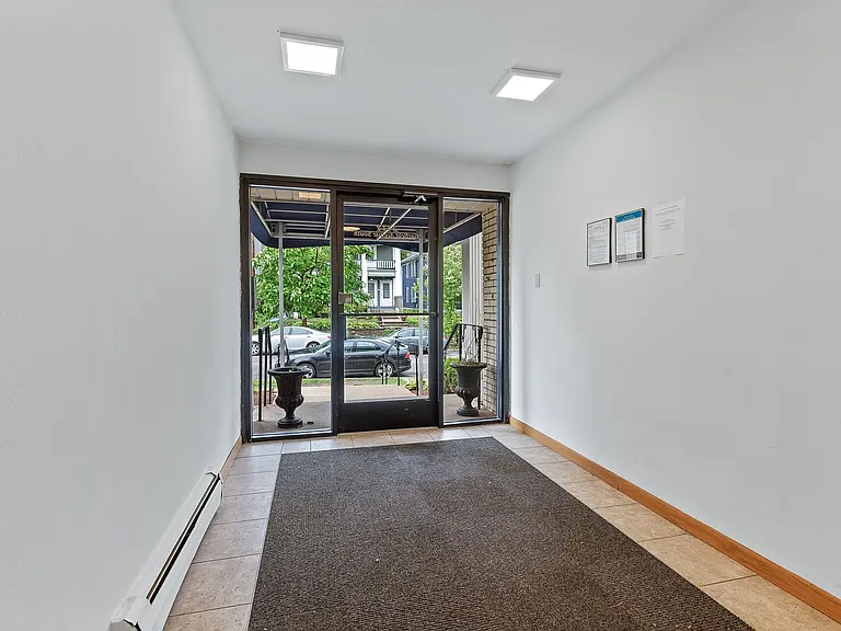 2417 Garfield Ave — Photo 25