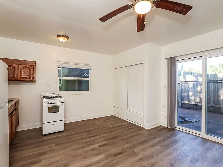 2107 Montgomery Dr — Photo 6
