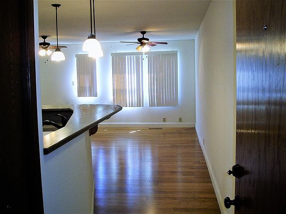 Entry Way to Living room/Dining room