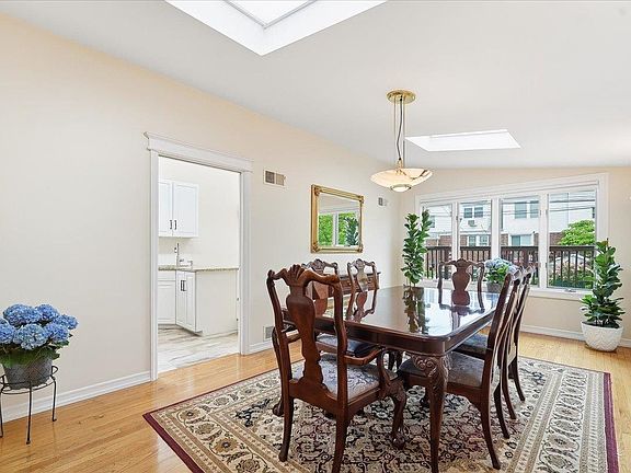 2nd image of 6 PARKSIDE LANE