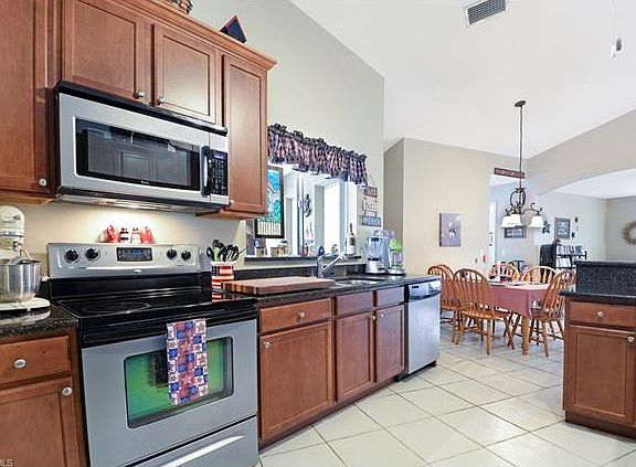 4th image of 4607 NW 32nd St