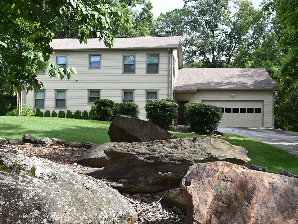 1st image of 3819 Cotswold Dr