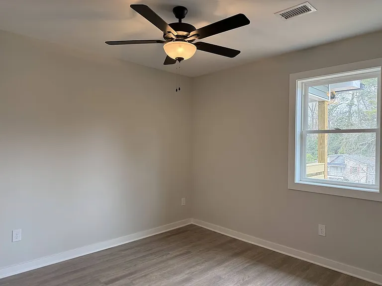 1300 Johnson Ave — Photo 16