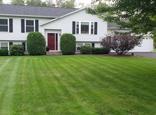 121 Starlight Dr, Brewer, ME 04412